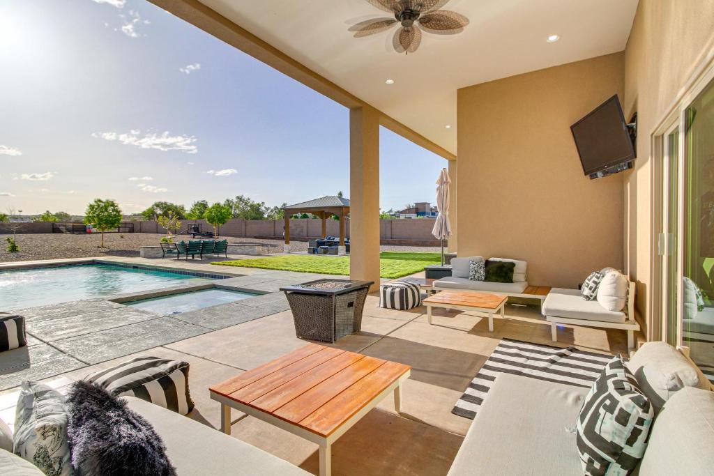 Stylish and Pet-Friendly Rio Rancho Home with Fire Pit