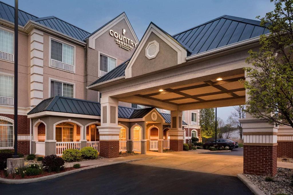 Country Inn & Suites by Radisson, Michigan City, IN