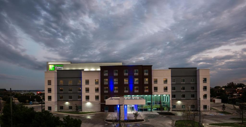 Holiday Inn Express & Suites Garland E - Lake Hubbard I30, an IHG Hotel