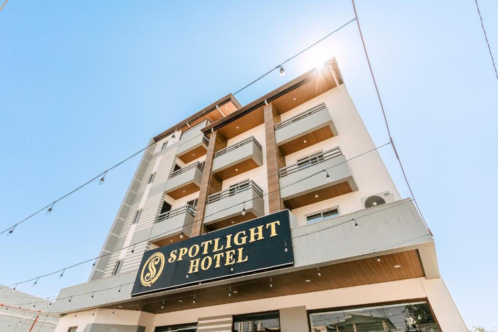 Spotlight Hotel